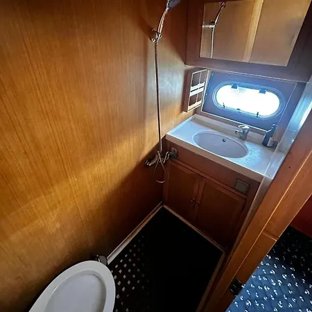 Botel Pruva Yacht Eskiomerler