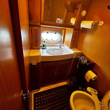 Botel Pruva Yacht *