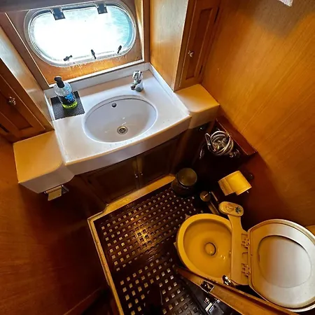 Botel Pruva Yacht *
